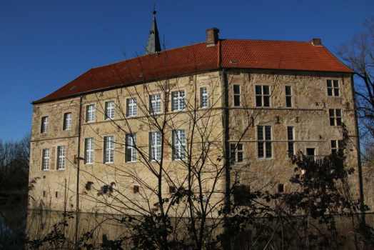 Burg ganz Gräftenseite
